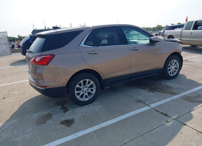 Photo 4 of 2018 Chevrolet Equinox LT (VIN 2GNAXSEV0J6247440)