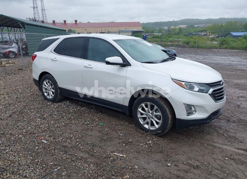 2018 Chevrolet Equinox LT (VIN 2GNAXSEV0J6264769) main photo