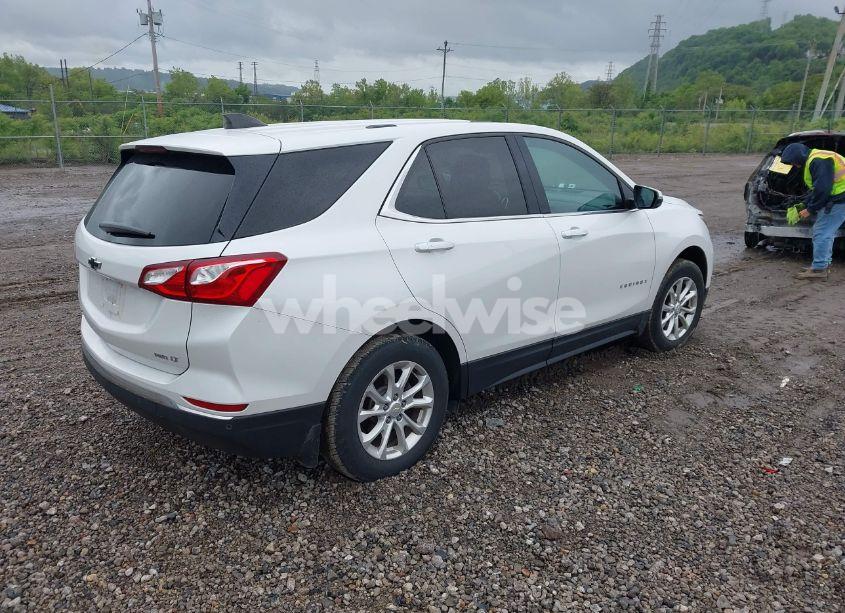 Photo 4 of 2018 Chevrolet Equinox LT (VIN 2GNAXSEV0J6264769)