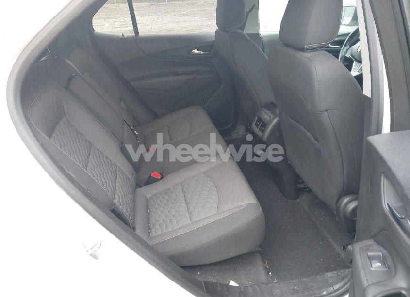 Photo 8 of 2018 Chevrolet Equinox LT (VIN 2GNAXSEV0J6264769)