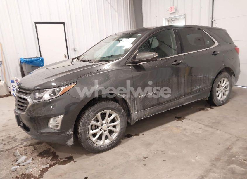 Photo 2 of 2018 Chevrolet Equinox LT (VIN 2GNAXSEV0J6293883)