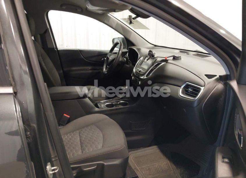 Photo 5 of 2018 Chevrolet Equinox LT (VIN 2GNAXSEV0J6293883)