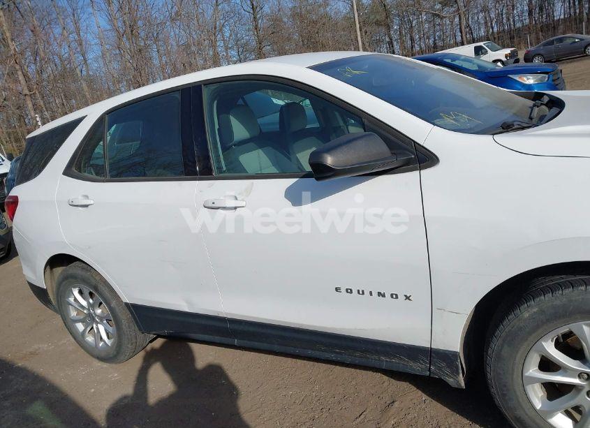 Photo 13 of 2019 Chevrolet Equinox LS (VIN 2GNAXSEV0K6147310)