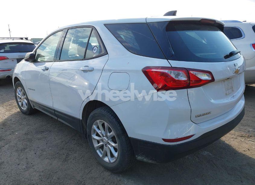 Photo 3 of 2019 Chevrolet Equinox LS (VIN 2GNAXSEV0K6147310)