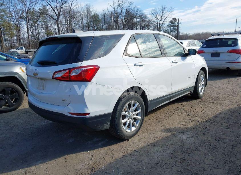 Photo 4 of 2019 Chevrolet Equinox LS (VIN 2GNAXSEV0K6147310)