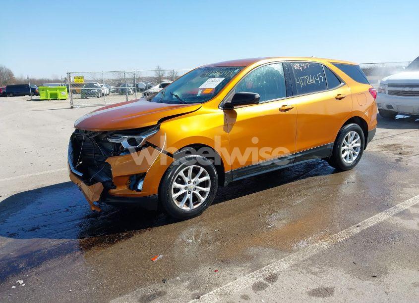 Photo 2 of 2019 Chevrolet Equinox LS (VIN 2GNAXSEV0K6202371)