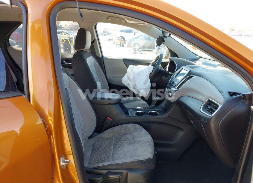 Photo 5 of 2019 Chevrolet Equinox LS (VIN 2GNAXSEV0K6202371)