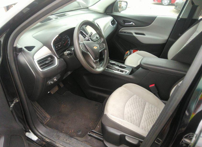 Photo 5 of 2019 Chevrolet Equinox LS (VIN 2GNAXSEV0K6255183)