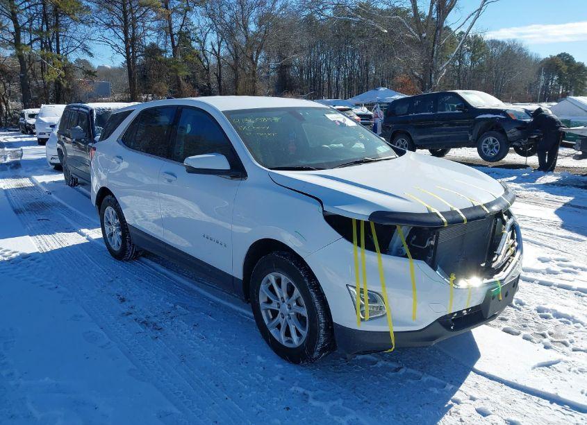2018 Chevrolet Equinox LT (VIN 2GNAXSEV1J6111284) main photo