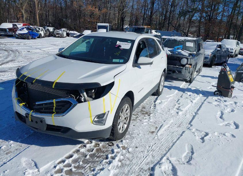 Photo 2 of 2018 Chevrolet Equinox LT (VIN 2GNAXSEV1J6111284)