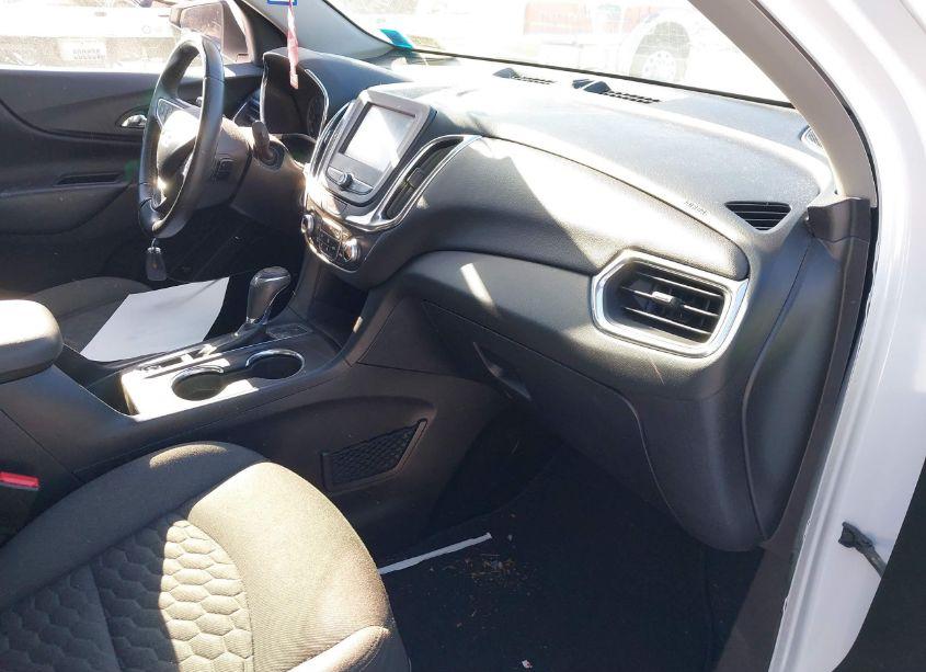 Photo 5 of 2018 Chevrolet Equinox LT (VIN 2GNAXSEV1J6111284)