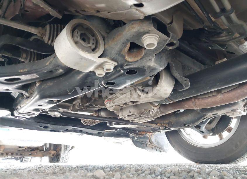 Photo 21 of 2018 Chevrolet Equinox LT (VIN 2GNAXSEV1J6116288)