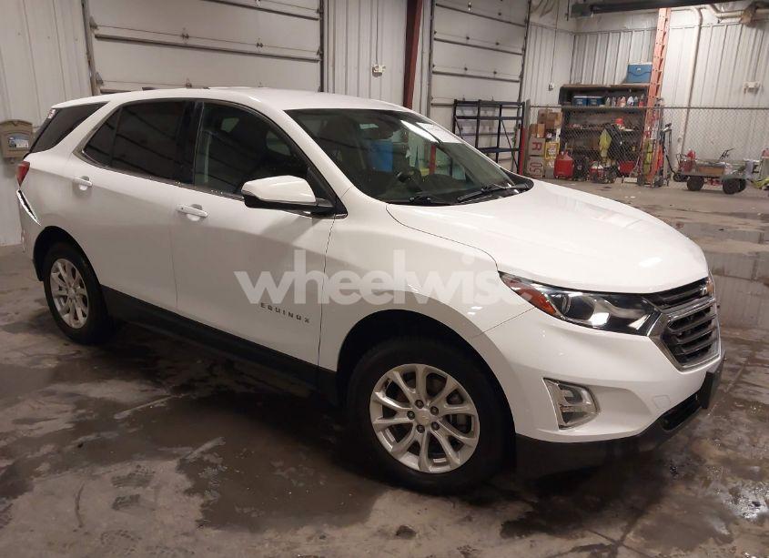 2018 Chevrolet Equinox LT (VIN 2GNAXSEV1J6129252) main photo