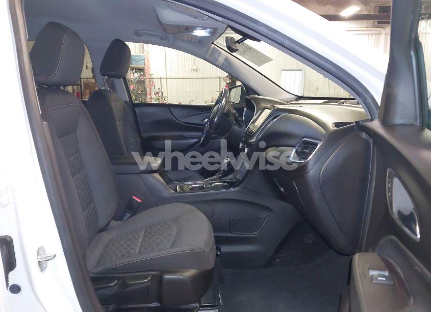 Photo 5 of 2018 Chevrolet Equinox LT (VIN 2GNAXSEV1J6129252)