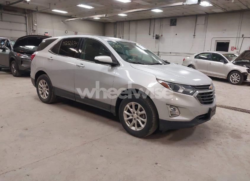 2018 Chevrolet Equinox LT (VIN 2GNAXSEV1J6134466) main photo