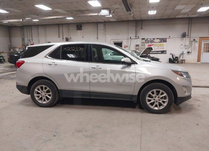 Photo 13 of 2018 Chevrolet Equinox LT (VIN 2GNAXSEV1J6134466)