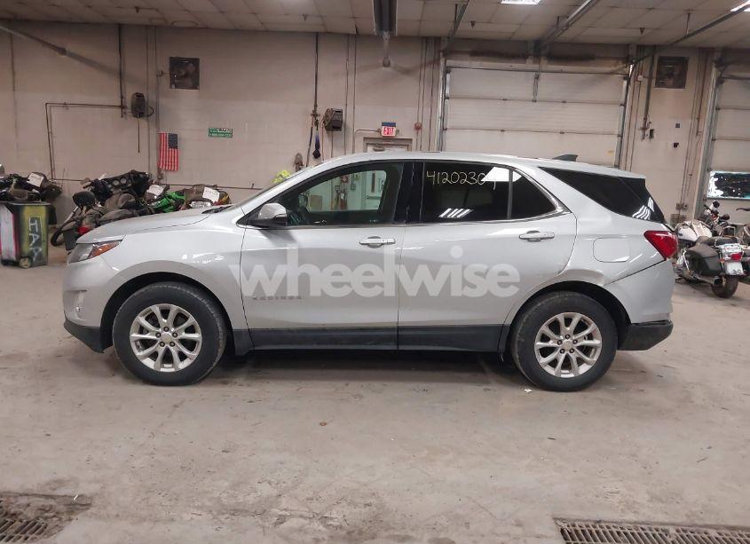 Photo 14 of 2018 Chevrolet Equinox LT (VIN 2GNAXSEV1J6134466)