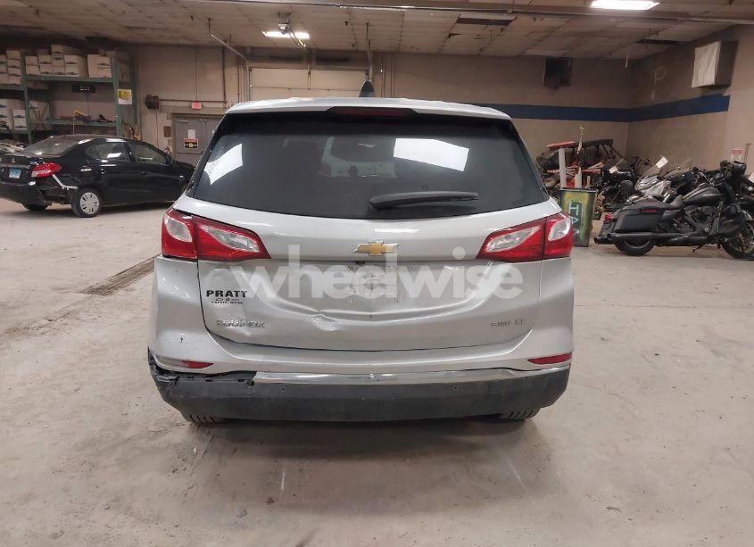 Photo 16 of 2018 Chevrolet Equinox LT (VIN 2GNAXSEV1J6134466)