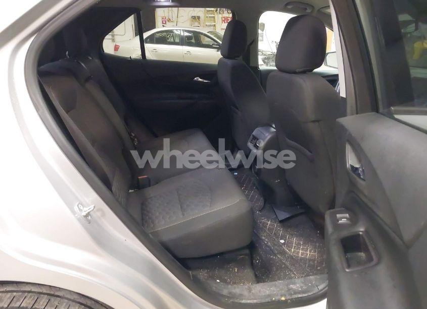 Photo 8 of 2018 Chevrolet Equinox LT (VIN 2GNAXSEV1J6134466)