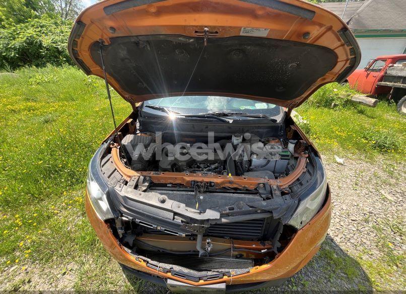 Photo 10 of 2018 Chevrolet Equinox LT (VIN 2GNAXSEV1J6177902)