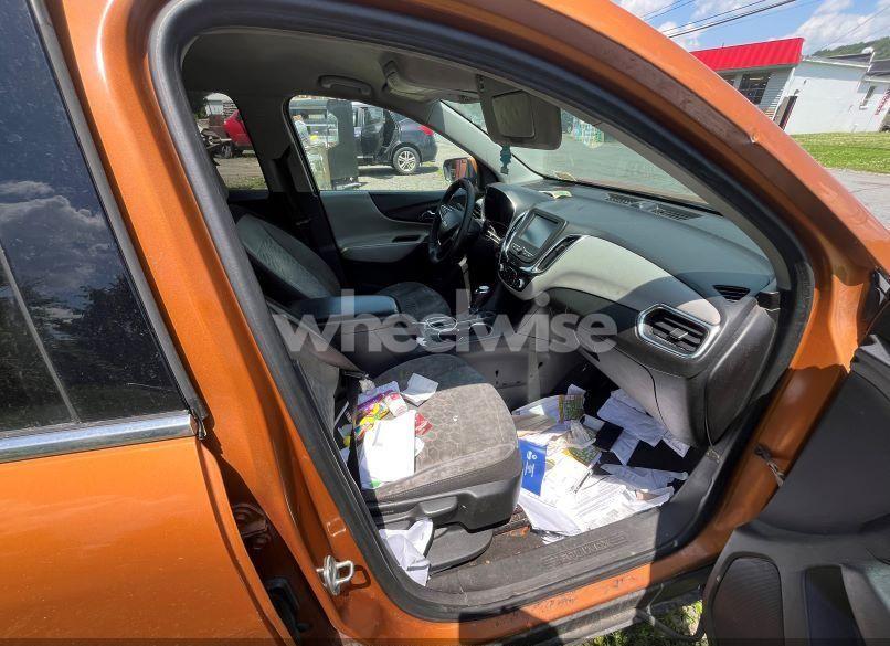 Photo 5 of 2018 Chevrolet Equinox LT (VIN 2GNAXSEV1J6177902)