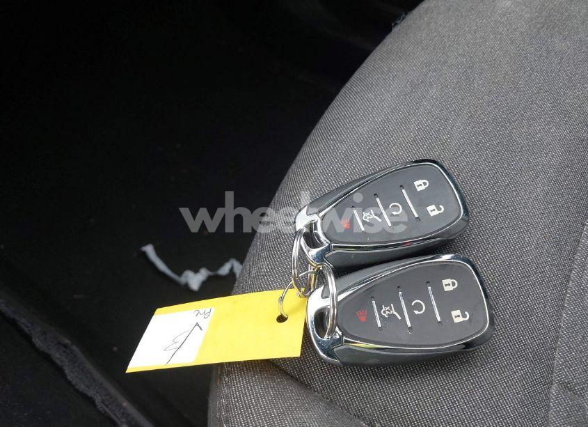 Photo 11 of 2018 Chevrolet Equinox LT (VIN 2GNAXSEV1J6187880)