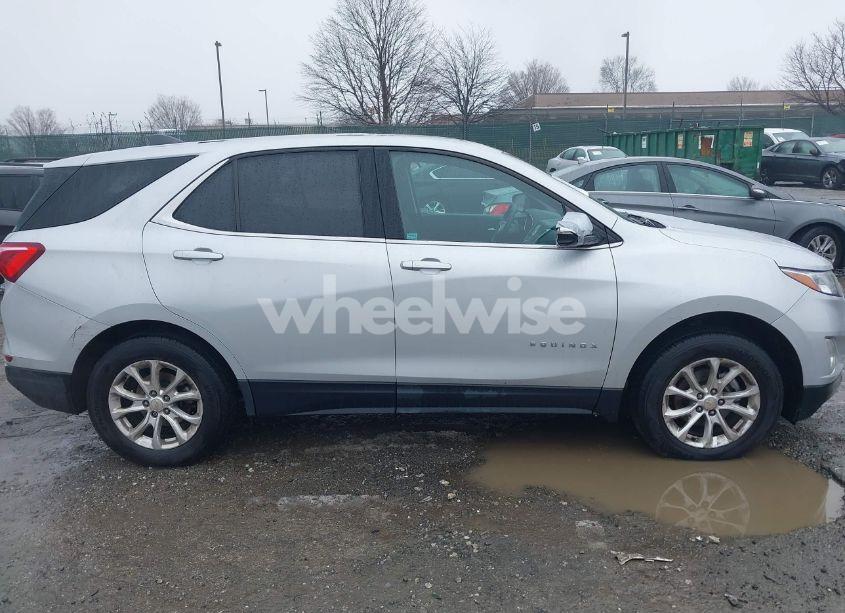 Photo 13 of 2018 Chevrolet Equinox LT (VIN 2GNAXSEV1J6187880)