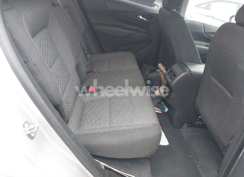 Photo 8 of 2018 Chevrolet Equinox LT (VIN 2GNAXSEV1J6187880)