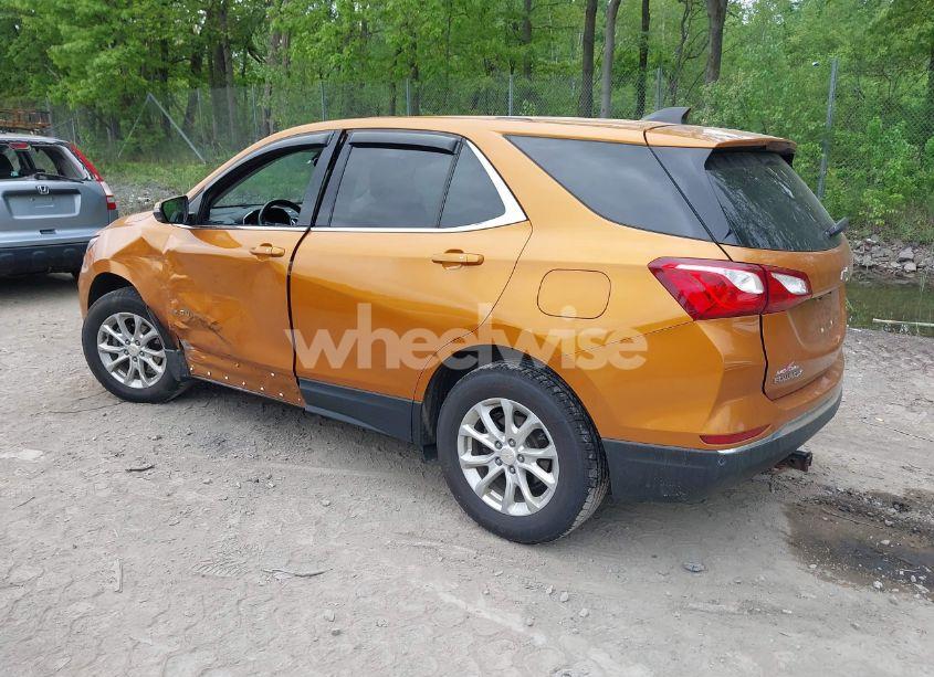 Photo 3 of 2018 Chevrolet Equinox LT (VIN 2GNAXSEV1J6219274)