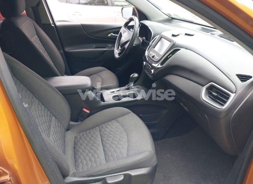 Photo 5 of 2018 Chevrolet Equinox LT (VIN 2GNAXSEV1J6219274)