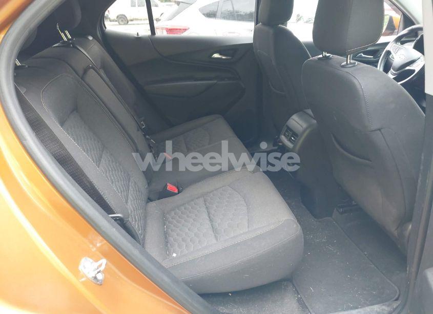 Photo 8 of 2018 Chevrolet Equinox LT (VIN 2GNAXSEV1J6219274)