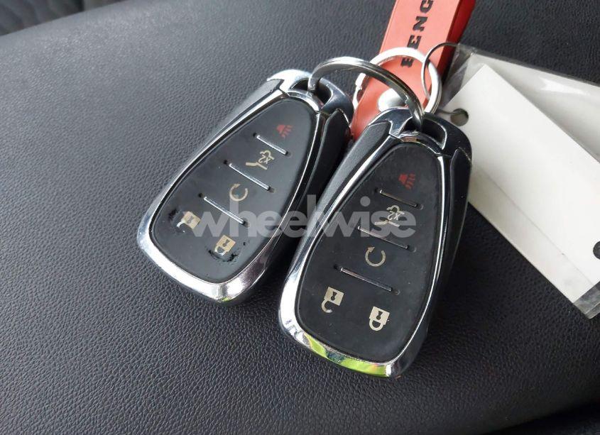 Photo 11 of 2018 Chevrolet Equinox LT (VIN 2GNAXSEV1J6275005)