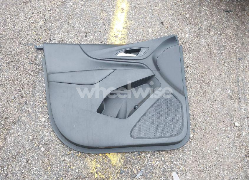 Photo 12 of 2018 Chevrolet Equinox LT (VIN 2GNAXSEV1J6275005)