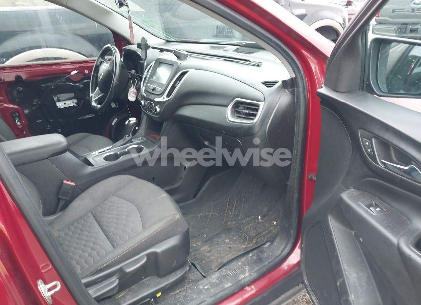 Photo 5 of 2018 Chevrolet Equinox LT (VIN 2GNAXSEV1J6275005)