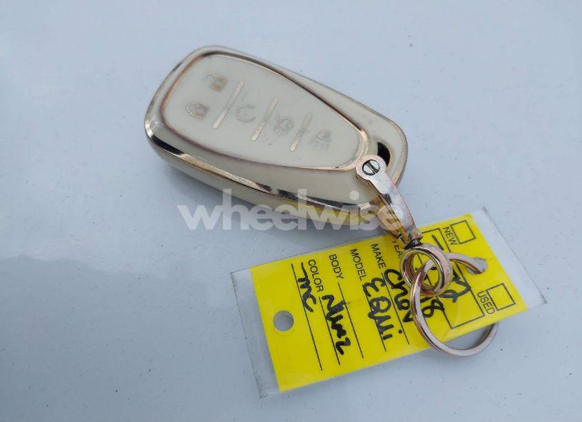 Photo 11 of 2018 Chevrolet Equinox LT (VIN 2GNAXSEV1J6297585)