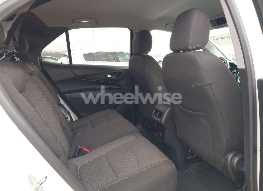 Photo 8 of 2018 Chevrolet Equinox LT (VIN 2GNAXSEV1J6297585)