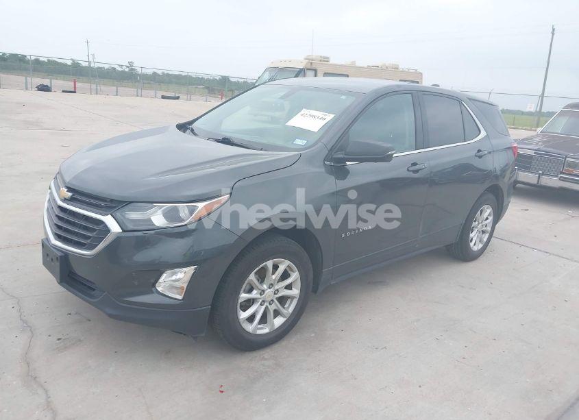 Photo 2 of 2018 Chevrolet Equinox LT (VIN 2GNAXSEV1J6326812)