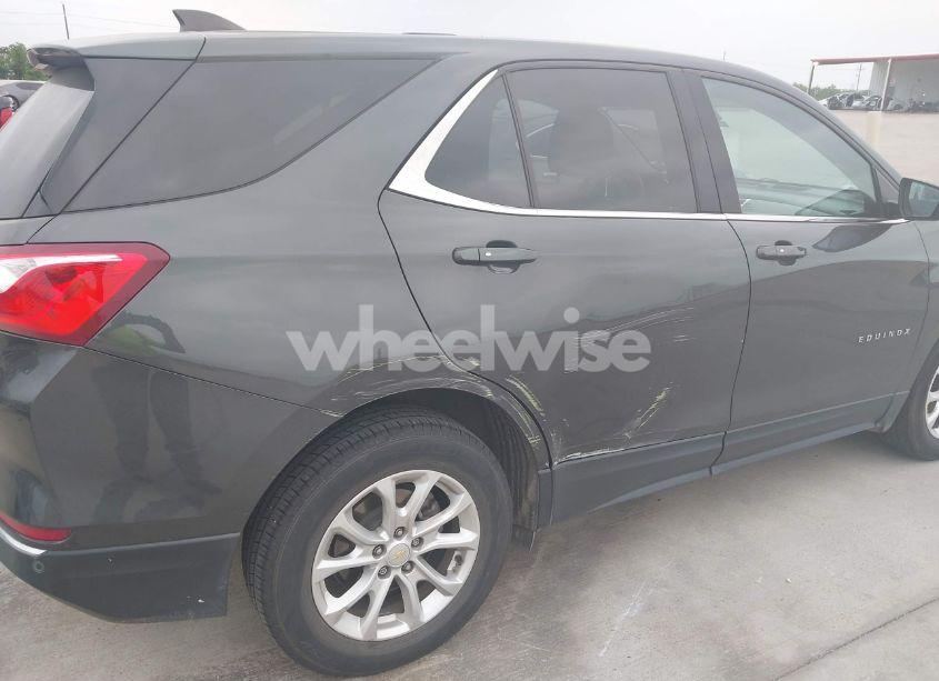 Photo 6 of 2018 Chevrolet Equinox LT (VIN 2GNAXSEV1J6326812)