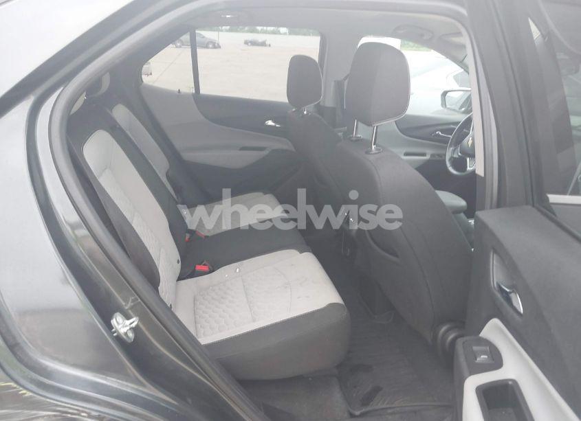 Photo 8 of 2018 Chevrolet Equinox LT (VIN 2GNAXSEV1J6326812)