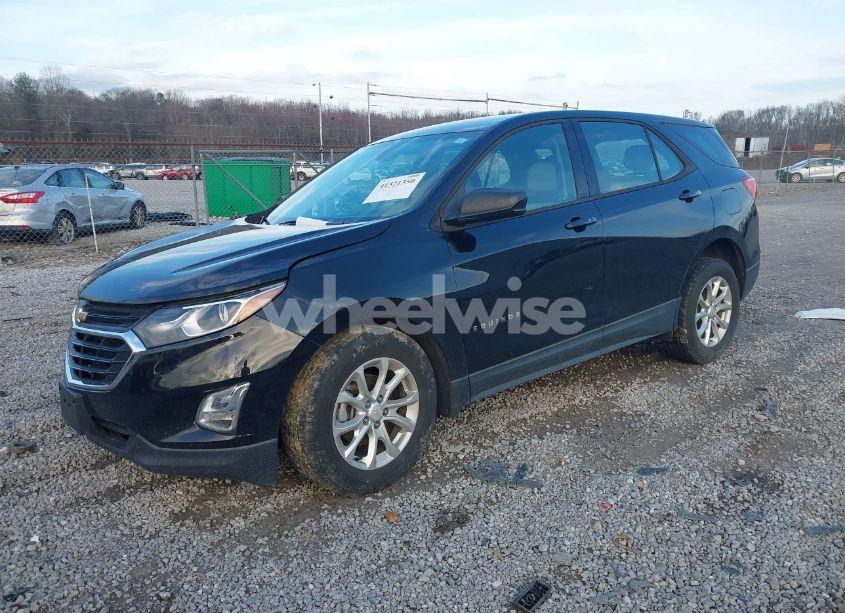 Photo 2 of 2019 Chevrolet Equinox LS (VIN 2GNAXSEV1K6105325)