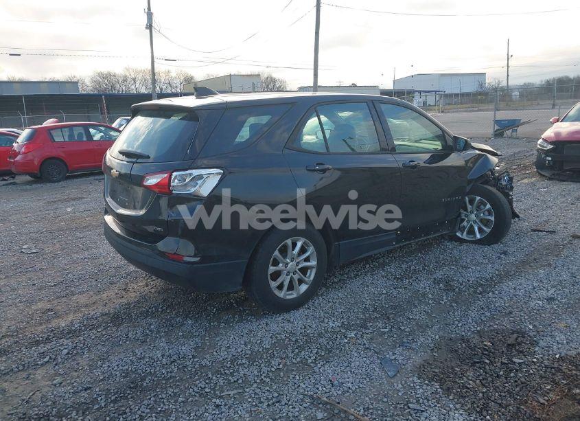 Photo 4 of 2019 Chevrolet Equinox LS (VIN 2GNAXSEV1K6105325)