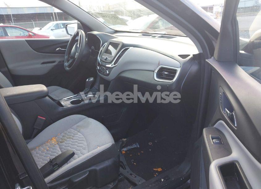 Photo 5 of 2019 Chevrolet Equinox LS (VIN 2GNAXSEV1K6105325)