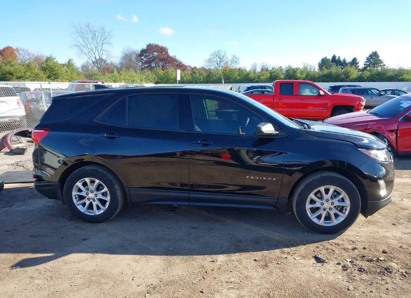 Photo 13 of 2019 Chevrolet Equinox LS (VIN 2GNAXSEV1K6108418)