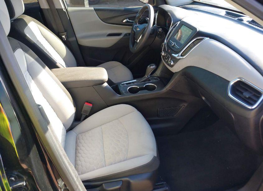 Photo 5 of 2019 Chevrolet Equinox LS (VIN 2GNAXSEV1K6108418)