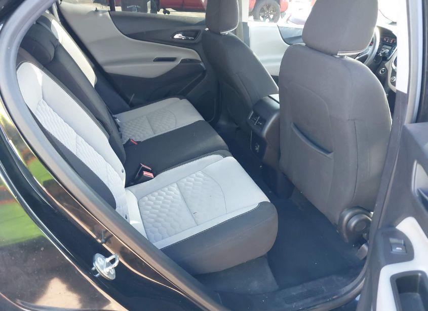 Photo 8 of 2019 Chevrolet Equinox LS (VIN 2GNAXSEV1K6108418)