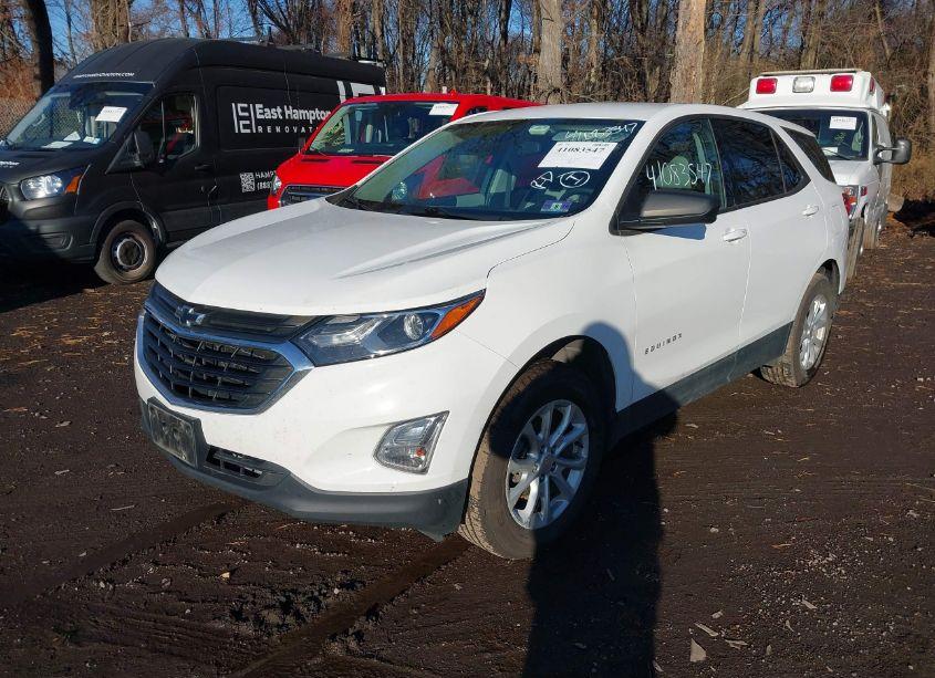 Photo 2 of 2019 Chevrolet Equinox LS (VIN 2GNAXSEV1K6210737)