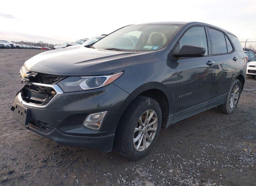 Photo 2 of 2019 Chevrolet Equinox LS (VIN 2GNAXSEV1K6265950)