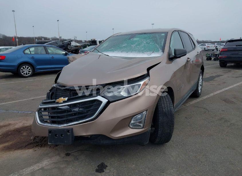Photo 2 of 2019 Chevrolet Equinox LS (VIN 2GNAXSEV1K6300566)