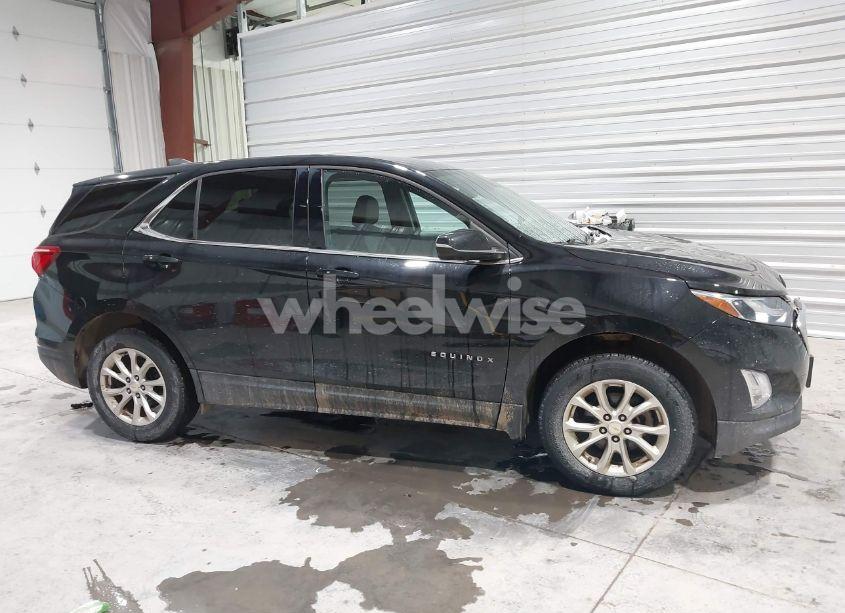 Photo 13 of 2018 Chevrolet Equinox LT (VIN 2GNAXSEV2J6111892)