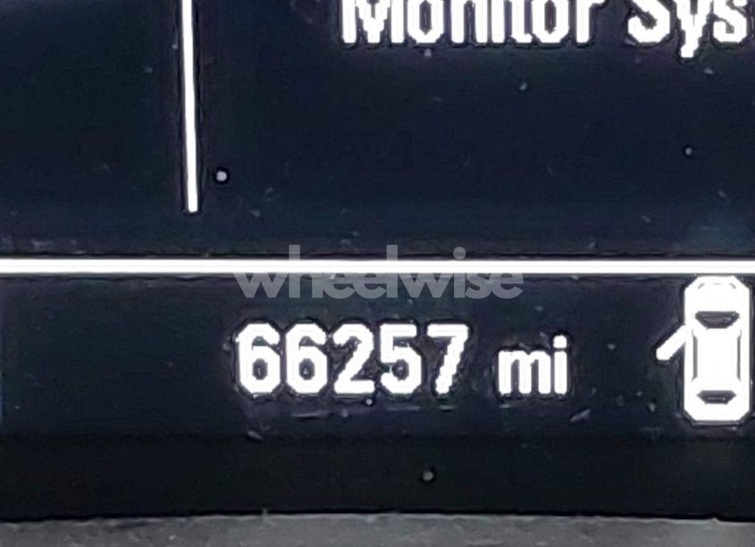 Photo 15 of 2018 Chevrolet Equinox LT (VIN 2GNAXSEV2J6111892)